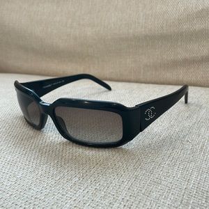 Chanel rhinestone CC logo vintage sunglasses